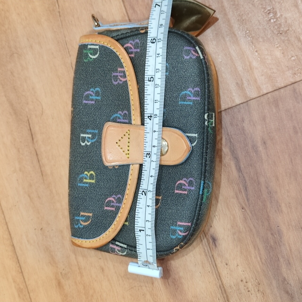 Dooney & Bourke Vintage Black Rainbow Signaturw Monogram Clutch Wallet CALLOUTS - Picture 7 of 14